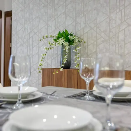 Grand 3bed Burseley Terrace Fl2 Swieqi By Homely Apartment