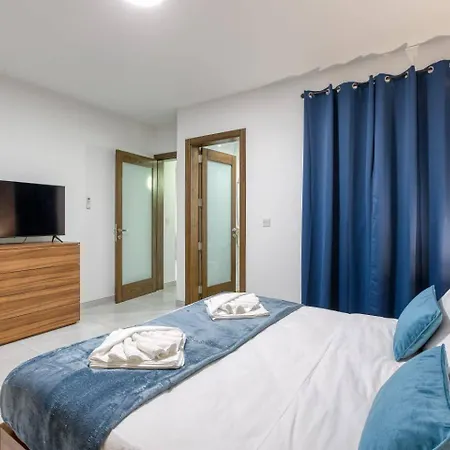 Grand 3bed Burseley Terrace Fl2 Swieqi By Homely *