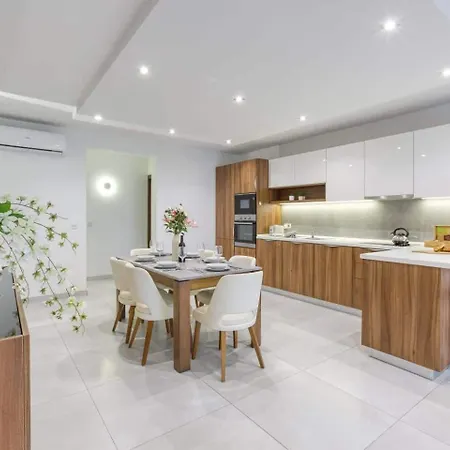 Apartment Grand 3bed Burseley Terrace Fl2 Swieqi By Homely