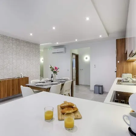 Grand 3bed Burseley Terrace Fl2 Swieqi By Homely * Is-Swieqi