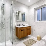 Grand 3bed Burseley Terrace Fl2 Swieqi By Homely