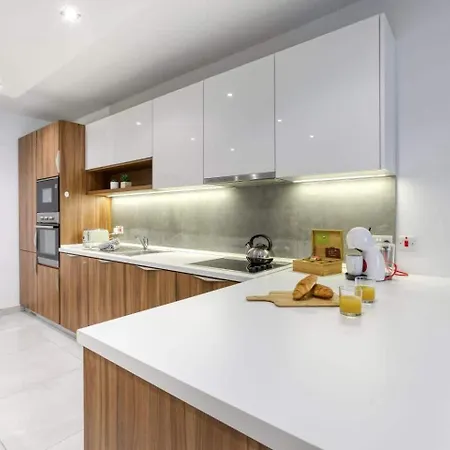 Grand 3bed Burseley Terrace Fl2 Swieqi By Homely