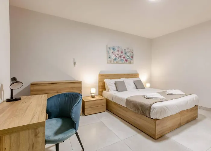 Appartamento Grand 3bed Burseley Terrace Fl2 Swieqi By Homely *