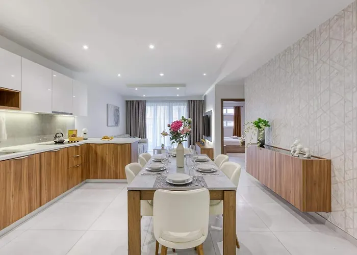 Grand 3bed Burseley Terrace Fl2 Swieqi By Homely