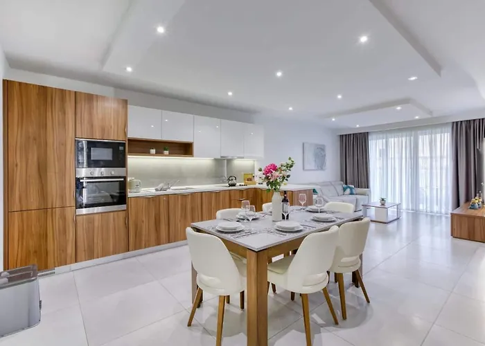 Grand 3bed Burseley Terrace Fl2 Swieqi By Homely * Is-Swieqi