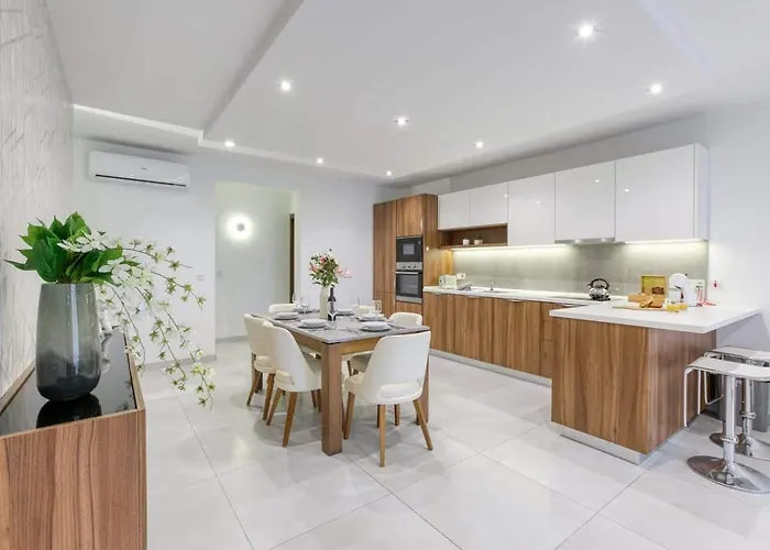 Appartamento Grand 3bed Burseley Terrace Fl2 Swieqi By Homely