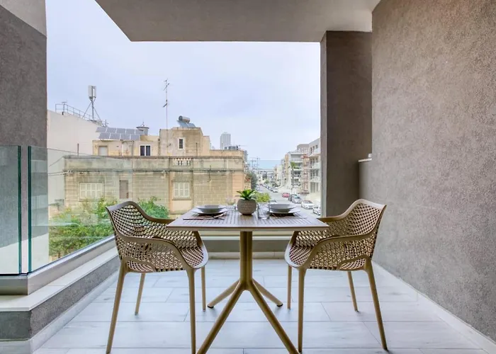 Appartamento Grand 3bed Burseley Terrace Fl2 Swieqi By Homely *