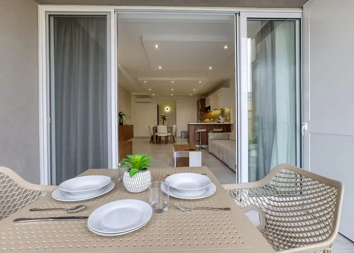 Appartamento Grand 3bed Burseley Terrace Fl2 Swieqi By Homely